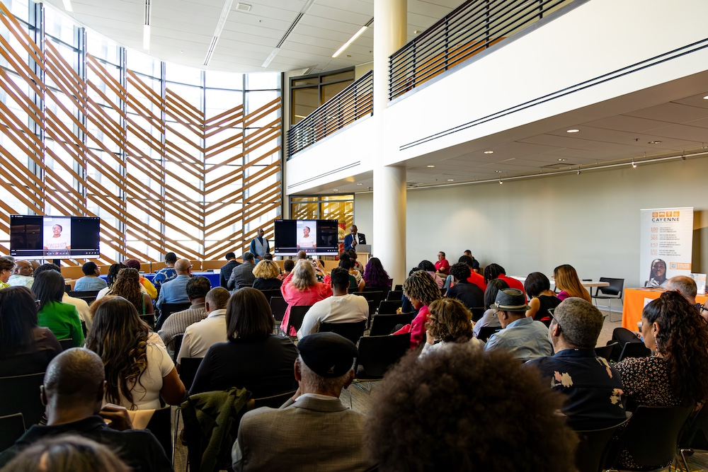 Wide photo of the ellipse gallery event. 